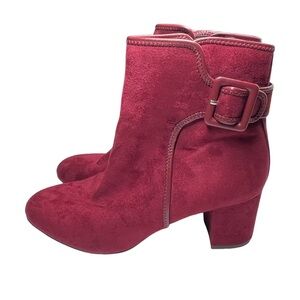 White Mountain faux suede ankle booties 10 burgundy buckle block heel holidays